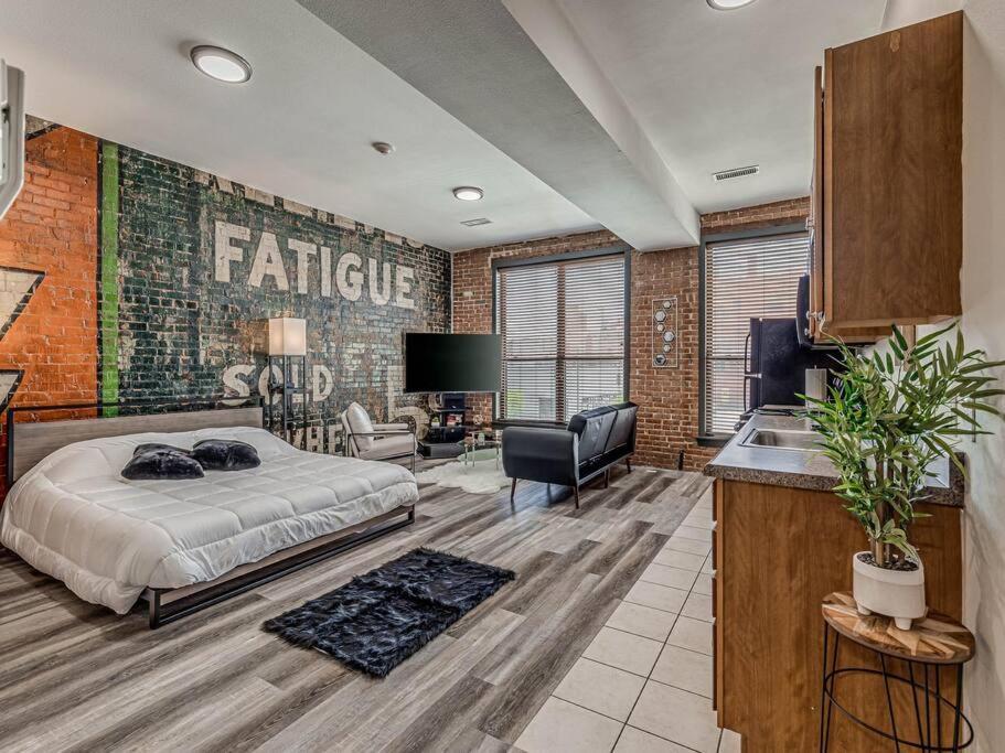 ברטלסוויל Deluxe Studio In Historic Downtown Building! מראה חיצוני תמונה