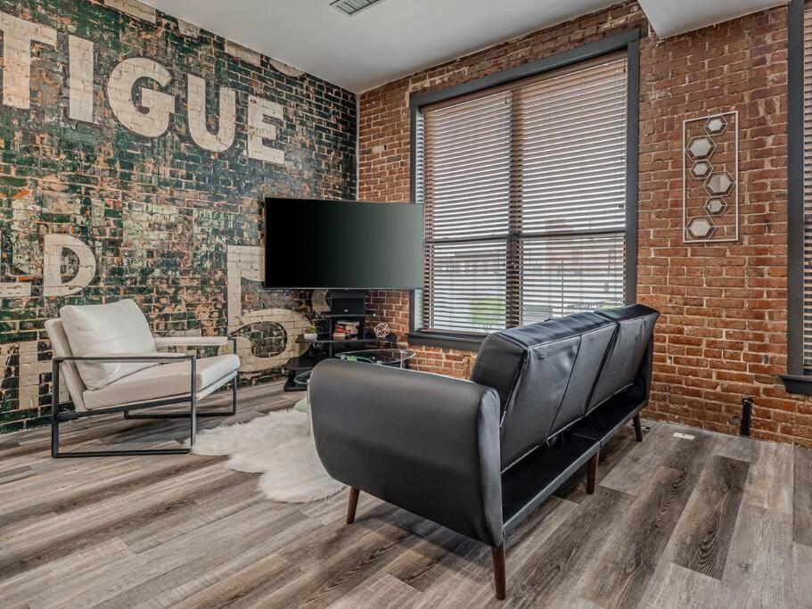 ברטלסוויל Deluxe Studio In Historic Downtown Building! מראה חיצוני תמונה