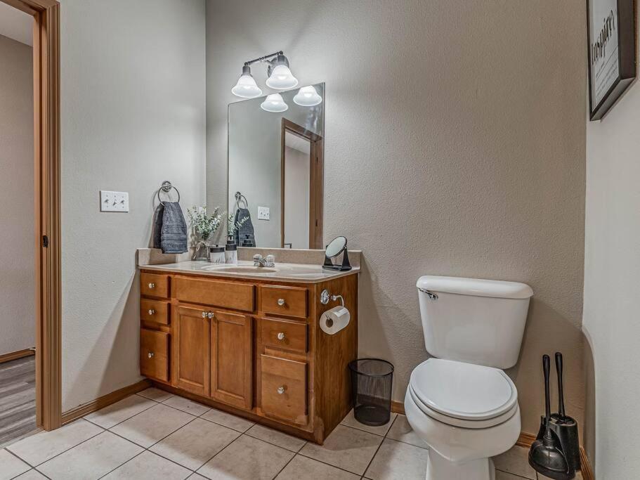 ברטלסוויל Deluxe Studio In Historic Downtown Building! מראה חיצוני תמונה
