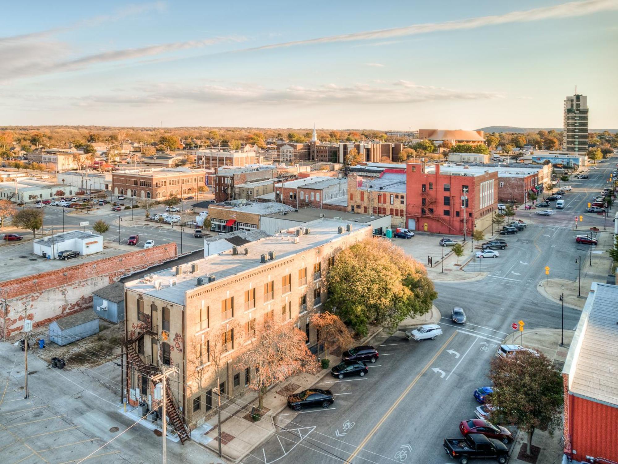 ברטלסוויל Deluxe Studio In Historic Downtown Building! מראה חיצוני תמונה